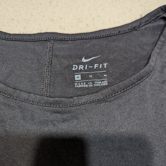 Nike - Dri Fit shirt - Size Medium - Picture 3 of 5